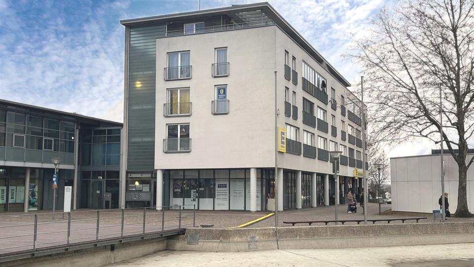 Thumbnail-Ruhige und helle Praxis-Bürofläche