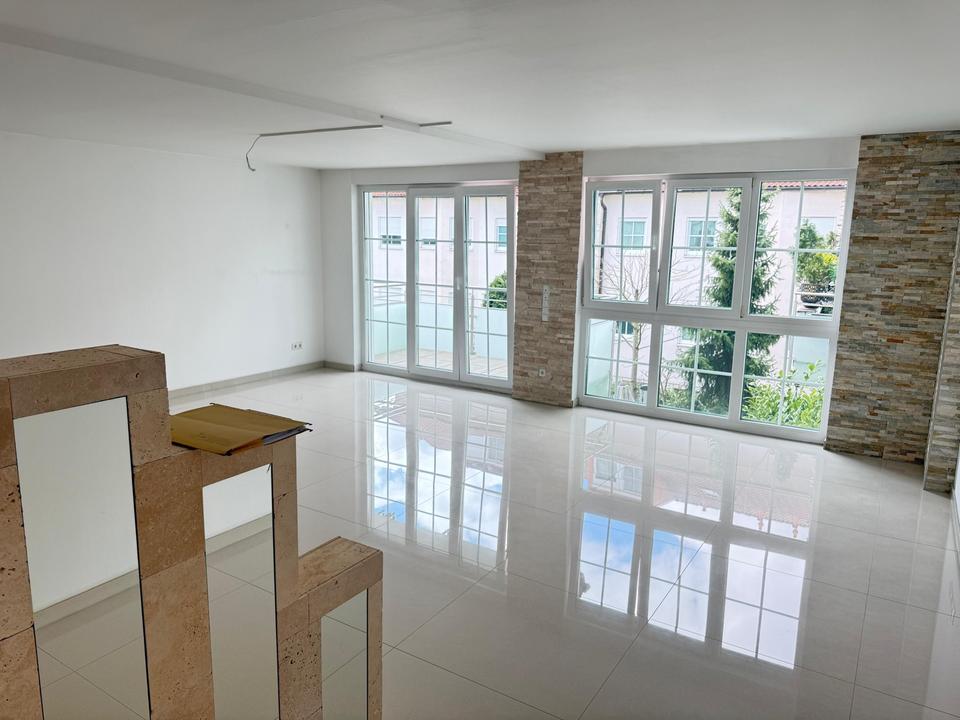 Thumbnail-Schöne helle Zweizimmerwohnung mit Balkon