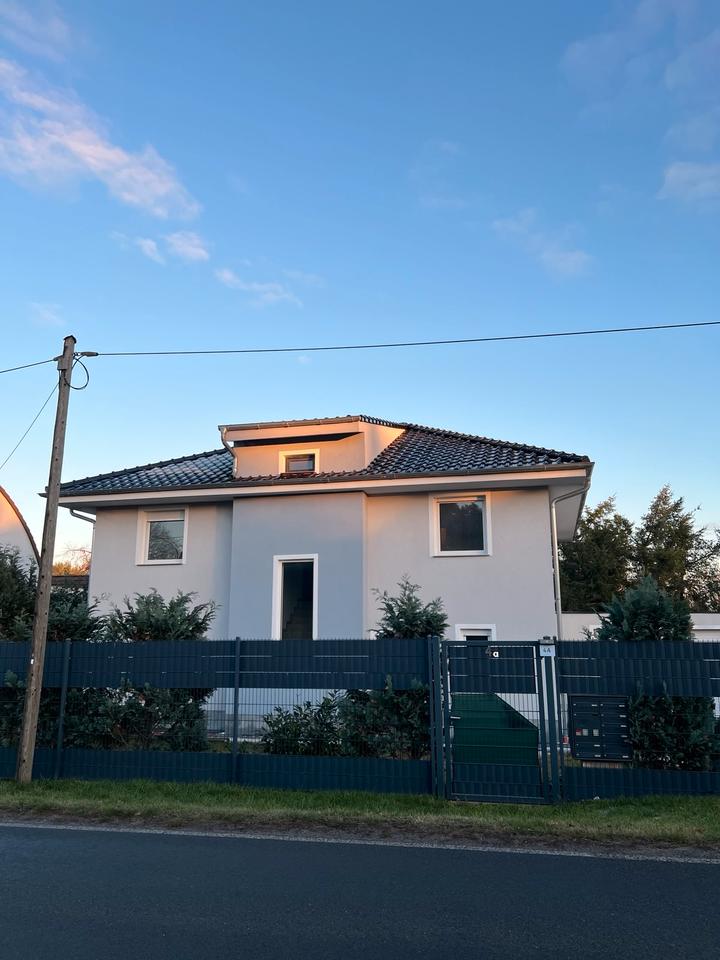 Thumbnail-Modernes Neubauhaus mit Garten und Doppelgarage