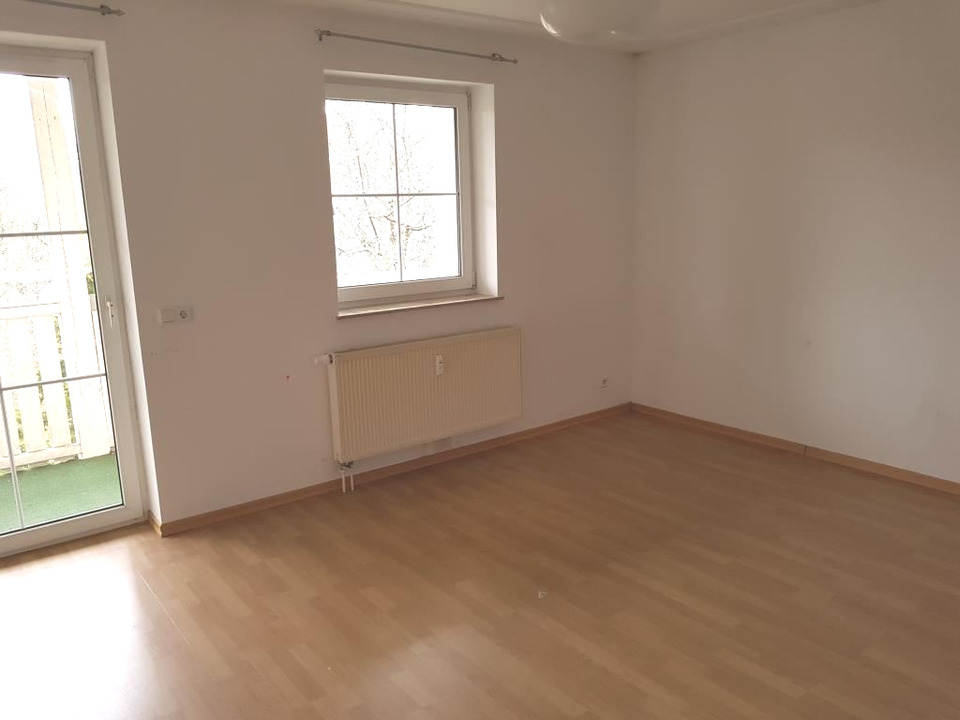 Thumbnail-freundlich helle 3 Zimmer mit Balkon in ruhiger Lage zu vermieten