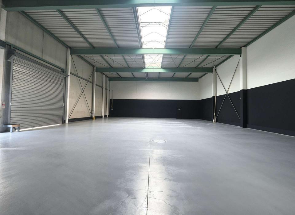 Thumbnail-Ebenerdige Lagerhalle mit 8 Meter Deckenhöhe in Berlin Reinickendorf zur Miete.