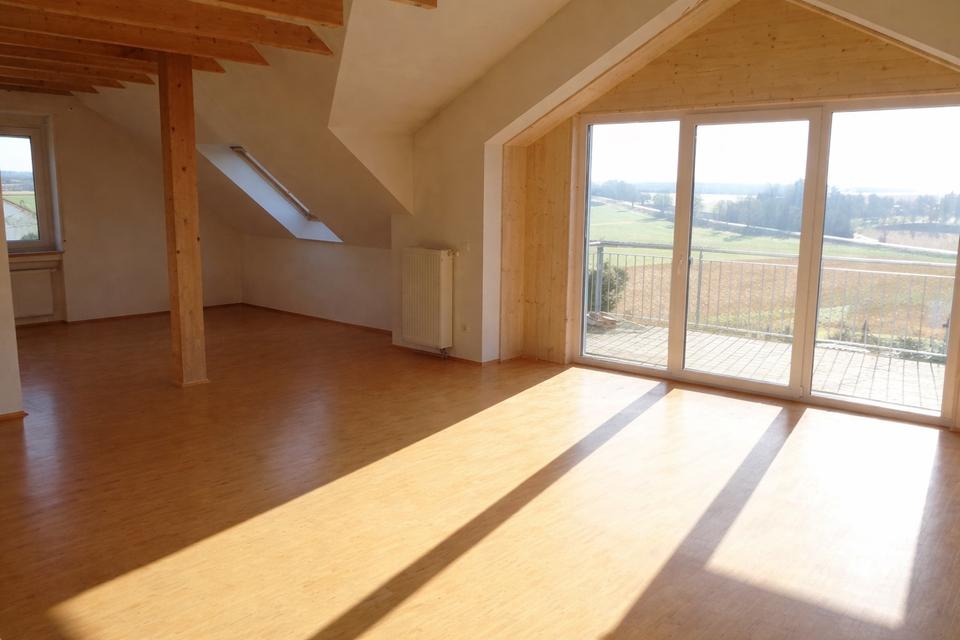 Thumbnail-Großzügig geschnittene 3,5-Zi-Wohnung mit Balkon und Einbauküche