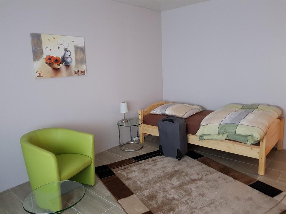 Thumbnail-Möbliertes Zimmer