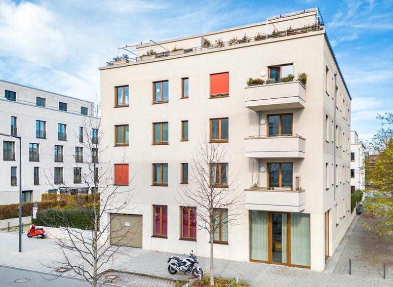 Thumbnail-Moderne 3-Zimmer-Wohnung mit Tiefgarage & Süd-Westbalkon in Schw