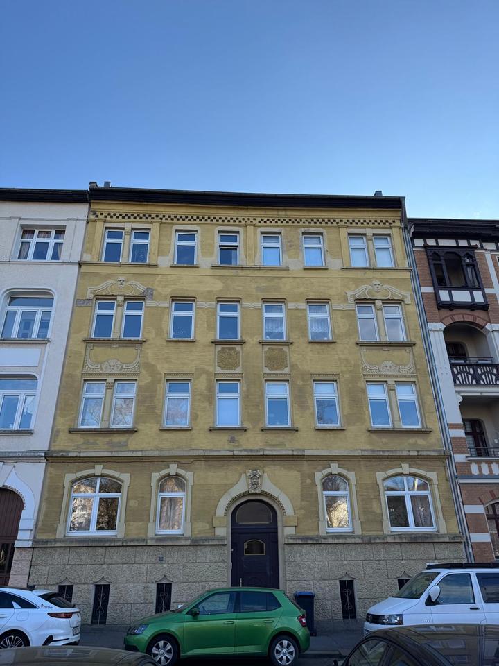 Thumbnail-SCHÖNER BALKON BLICK INS GRÜNE TOP LAGE STILVOLLER ALTBAU