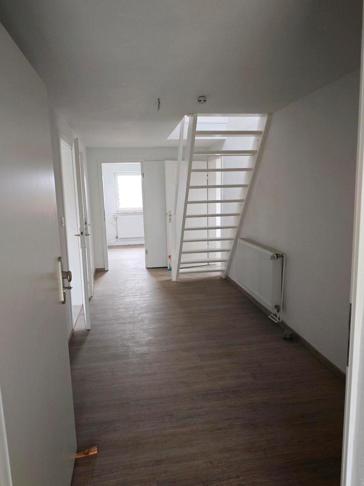 Thumbnail-Frisch renovierte 6-Zimmer-Maisonettewohnung zu vermieten!
