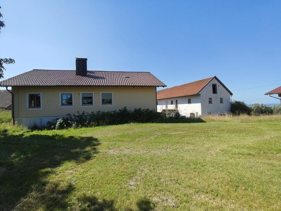 Thumbnail-Kleiner Vierseithof mit zusätzlicher Halle