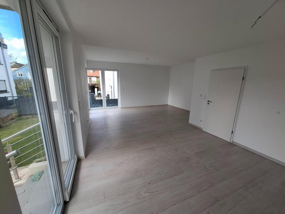 Thumbnail-Geräumige 4-Zimmer Wohnung mit Garten