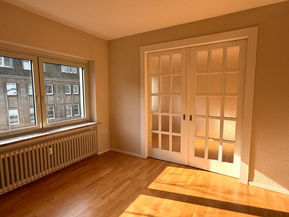 Thumbnail-Südausrichtung | Balkon zum grünen Innenhof | Altbau-Charme 47051