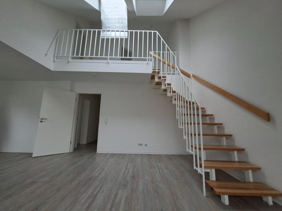 Thumbnail-gemütliche 5-Zi-Maisonette-Wohnung in HDH mit 2 TG zu vermieten