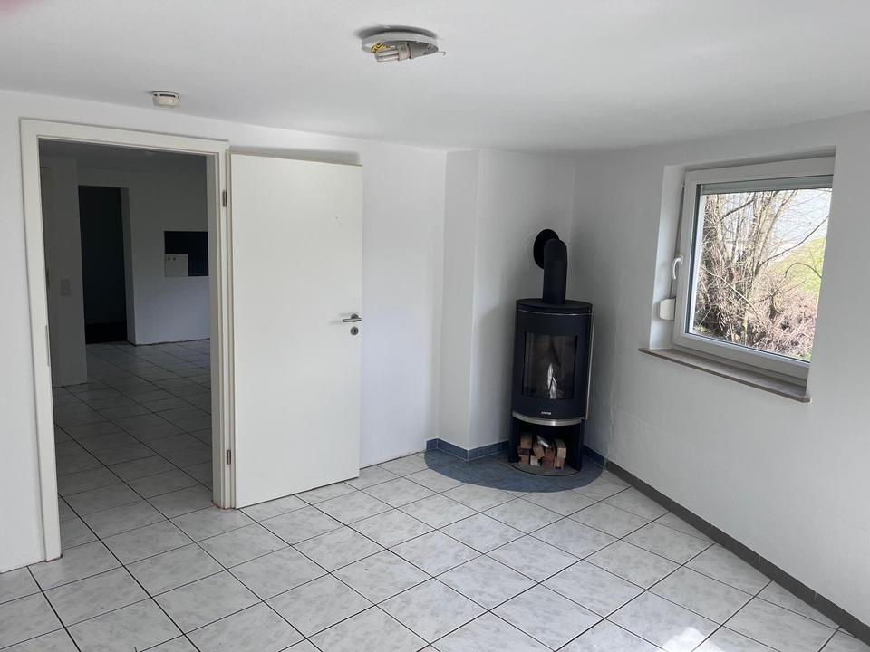 Thumbnail-2 Zimmer Appartement mit Kaminofen und großem Bad in Neukirchen