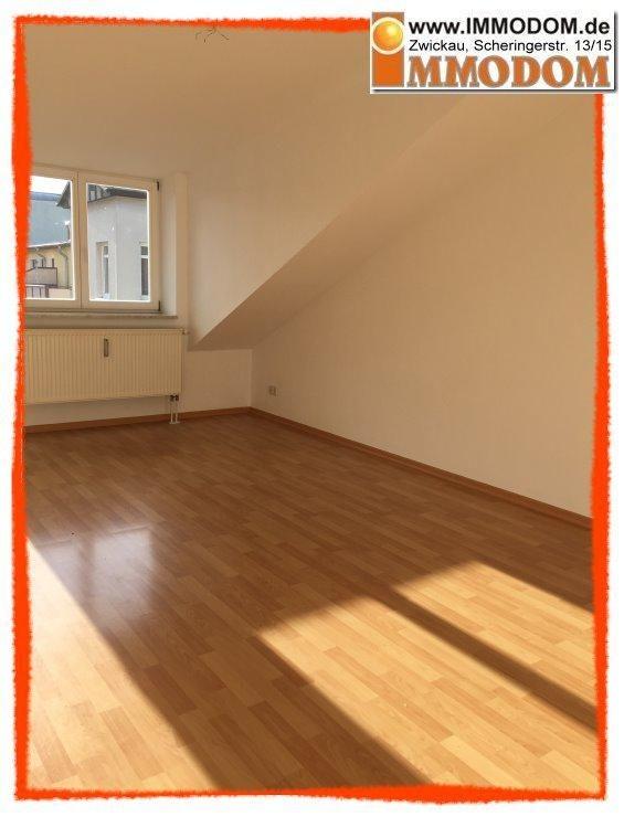 Thumbnail-3-Zimmer-Wohnung mit großem BALKON und LAMINAT in Zwickau, zentrumsnah und im Dachgeschoss