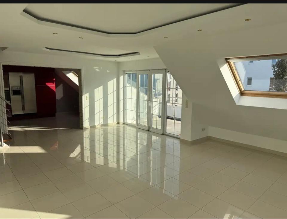 Thumbnail-Schöne, helle Fünf-Zimmer-Maisonettewohnung