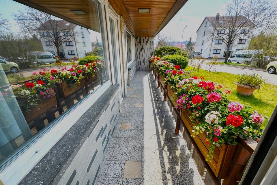 Thumbnail-3,5 Zimmer Wohnung mit Balkon und Garten in ruhiger Lage