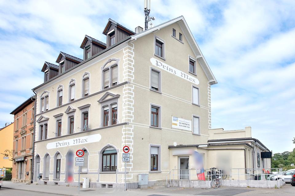 Thumbnail-Großzügige, renovierungsbedürftige 5-ZKB-Wohnung in verkehrsgünstiger Lage