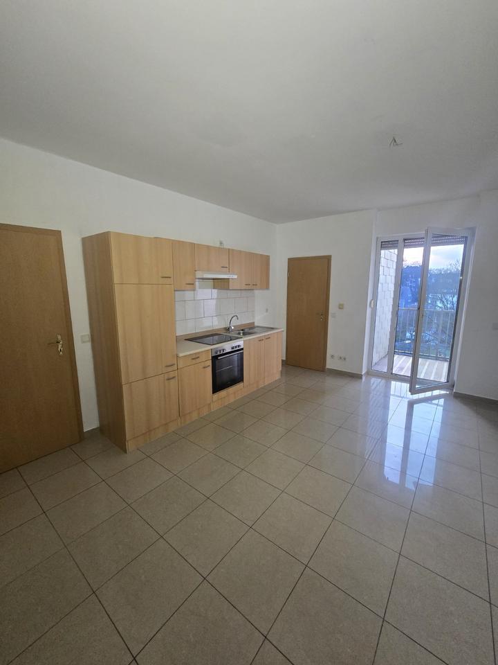 Thumbnail-Renovierte 2-Zimmer-Wohnung mit Balkon