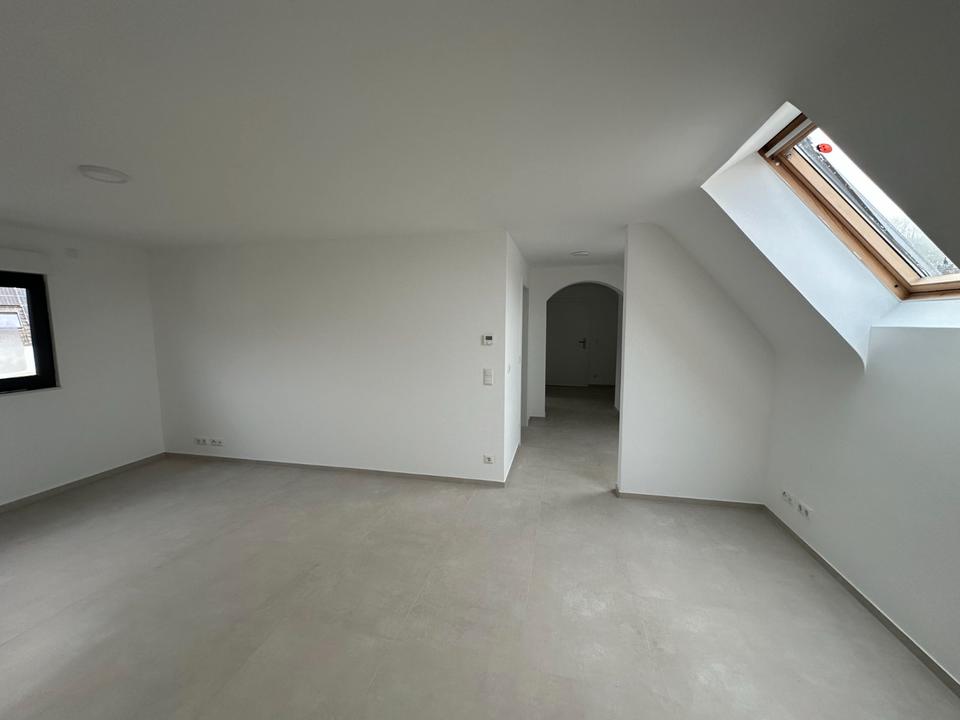 Thumbnail-Kernsanierte Erstbezug 2-Zimmer DG-Wohnung.