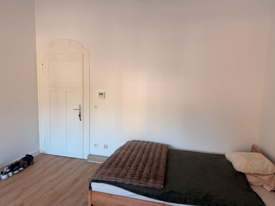 Thumbnail-Möbliertes WG Zimmer ab Mitte April