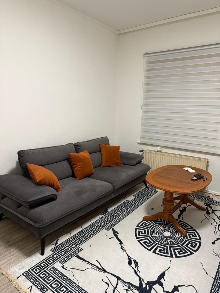 Thumbnail-Nachmieter 3-Zimmer Wohnung in Ahlem mit Küche-Möbel 600€ KM.