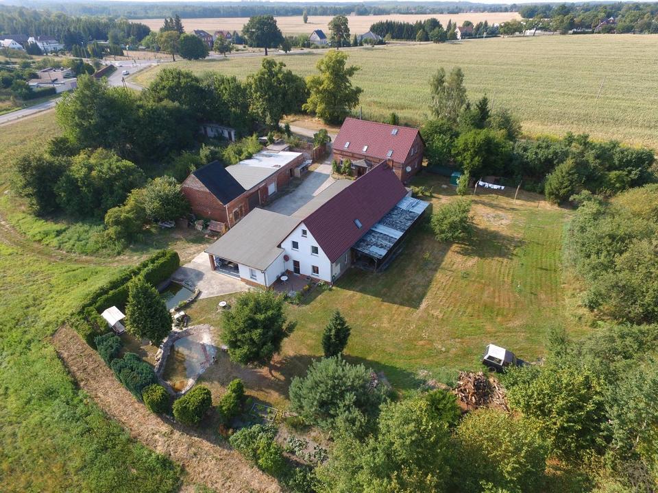 Thumbnail-zwei Häuser auf einen Grundstück