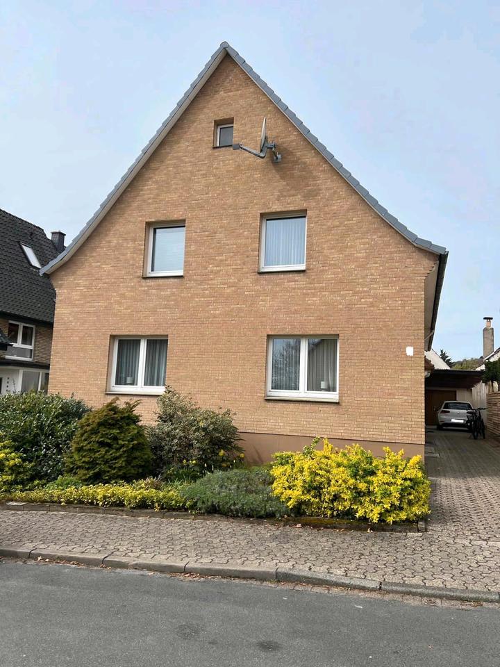 Thumbnail-Großes Einfamilienhaus mit Einliegerwohnung