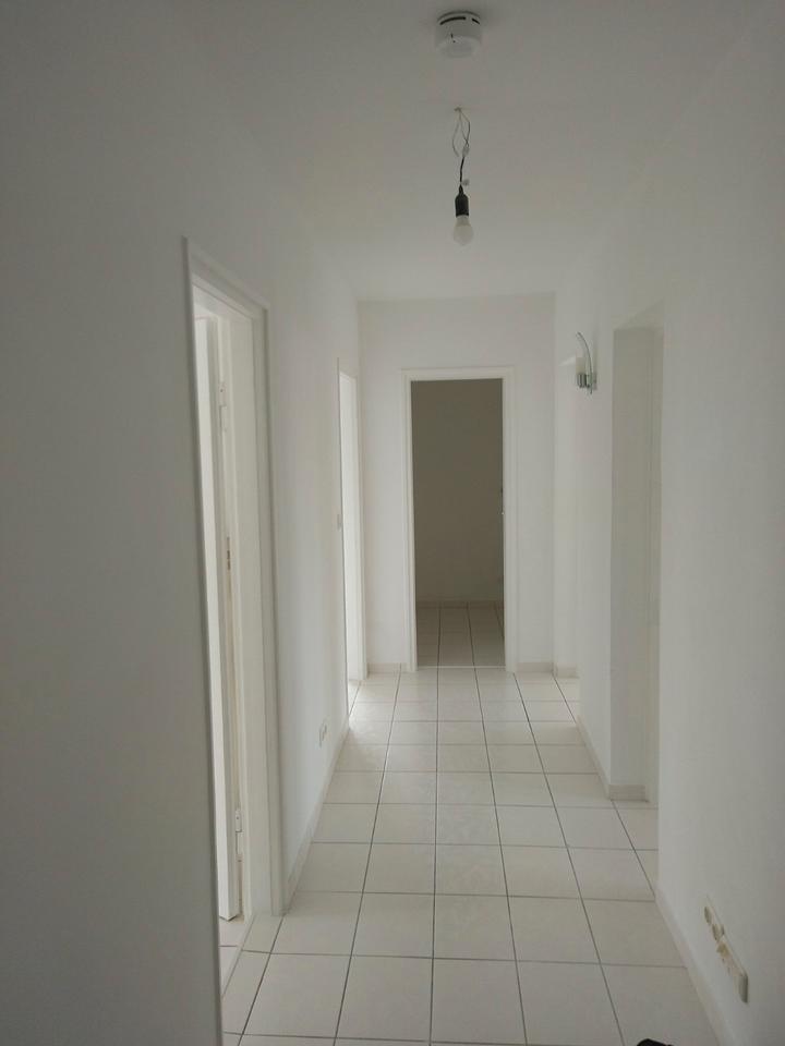 Thumbnail-Vermiete gut geschnitte, helle 3 Zimmer Wohnung