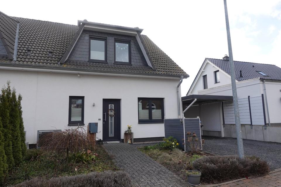 Thumbnail-Moderne Doppelhaushälfte mit Carport *provisionsfrei*