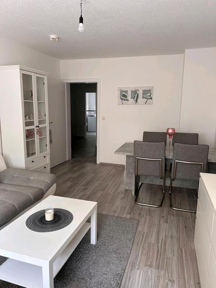 Thumbnail-Gut geschnittene 2,5 Zimmer Wohnung mit Balkon im 2. OG