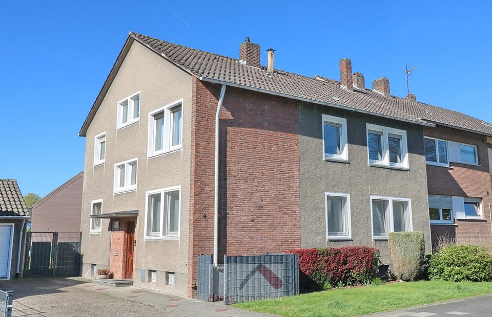 Thumbnail-Disteln: 2,5-Zi.-Wohnung im 1. OG in Schulnähe - bereits frei