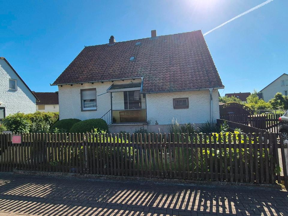 Thumbnail-Einfamilienhaus mit Waldblick, großem Potenzial & Nebengebäude