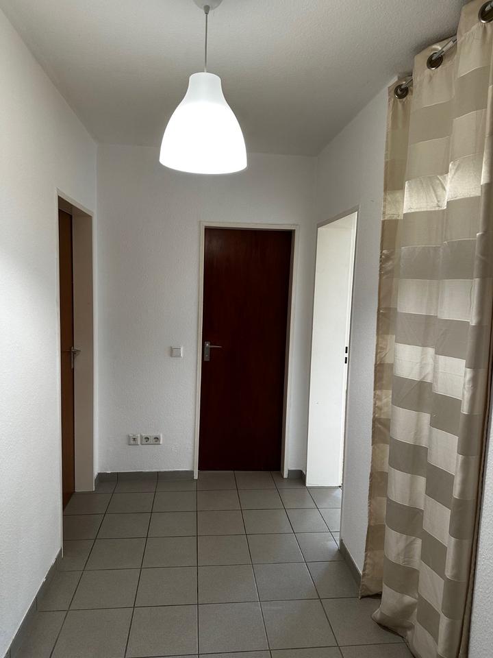 Thumbnail-unmöblierte Zweizimmerwohnung mit Balkon und Einbauküche