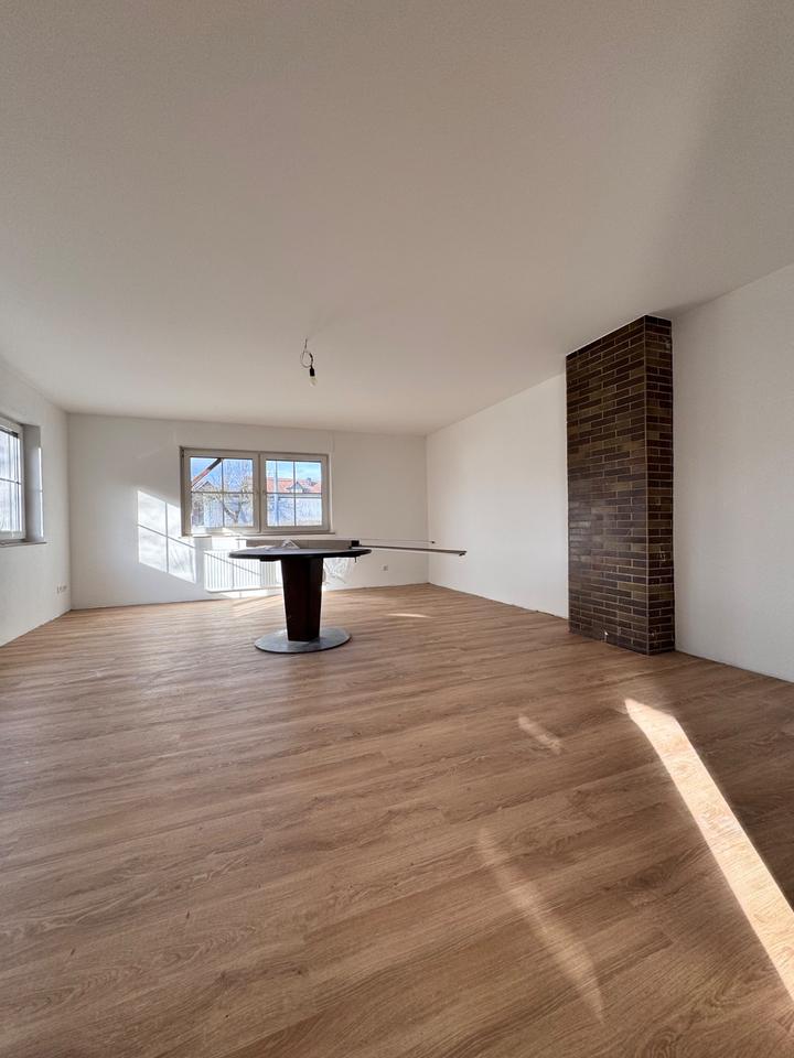 Thumbnail-Komfortabel wohnen in Elnhausen - stilvoll sanierte 2,5 ZKB