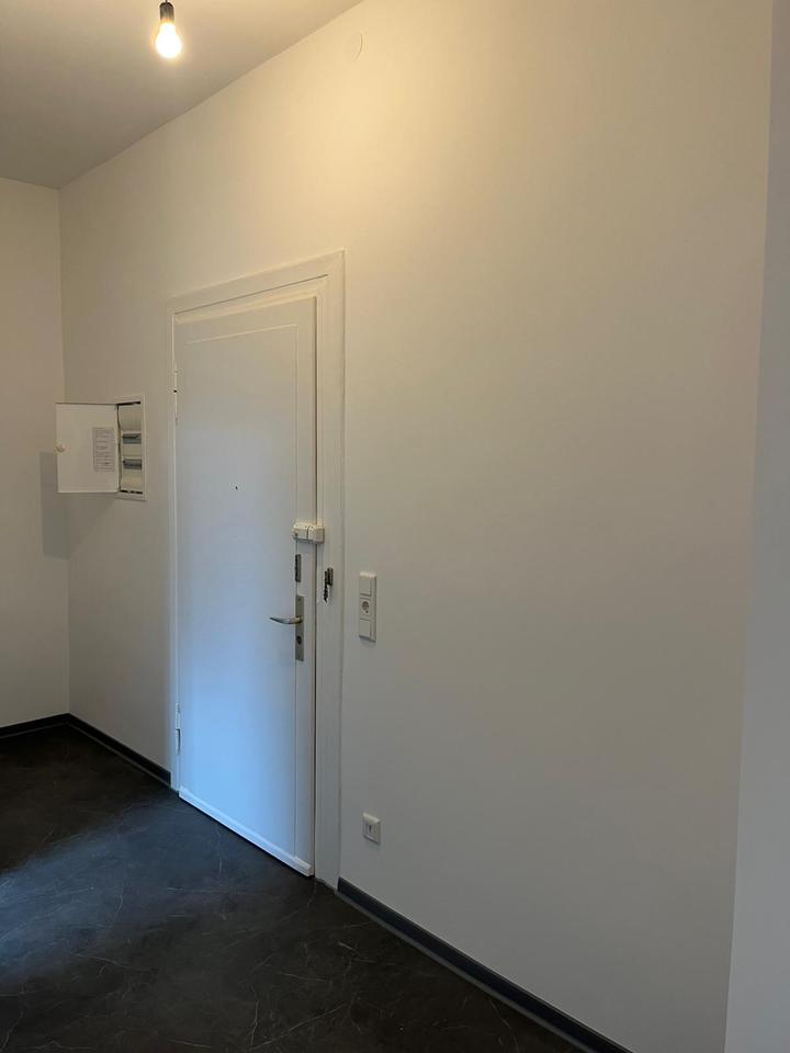 Thumbnail-beazubernde kleine Wohnung, 2 Zi, KDB, grundrenoviert