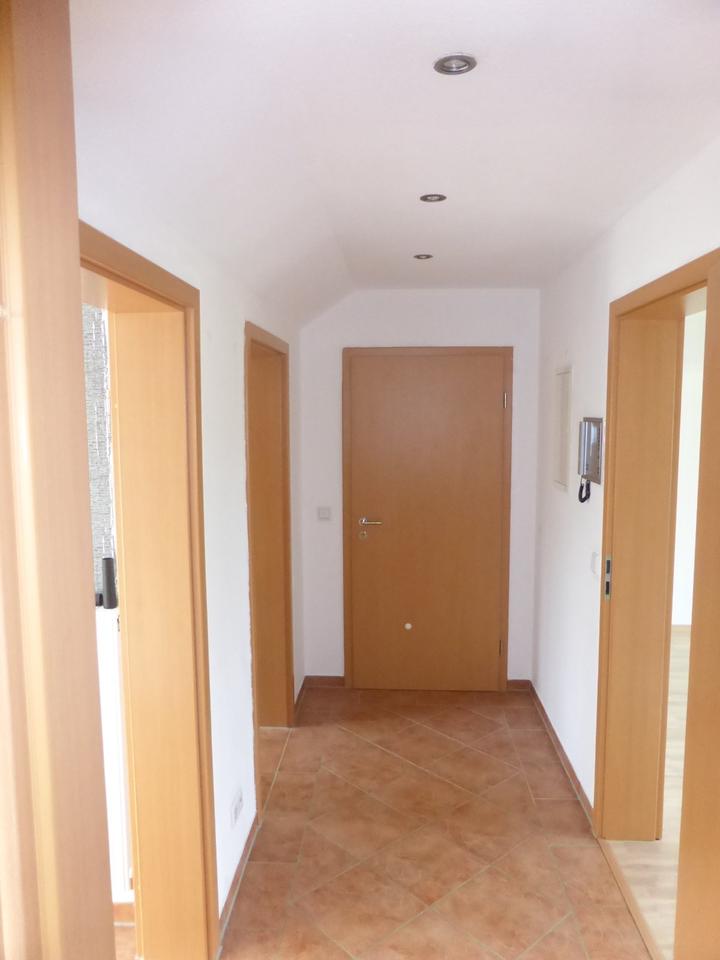 Thumbnail-Helle und komfortable Wohnung mit Loggia im DG, inkl. Einbauküche