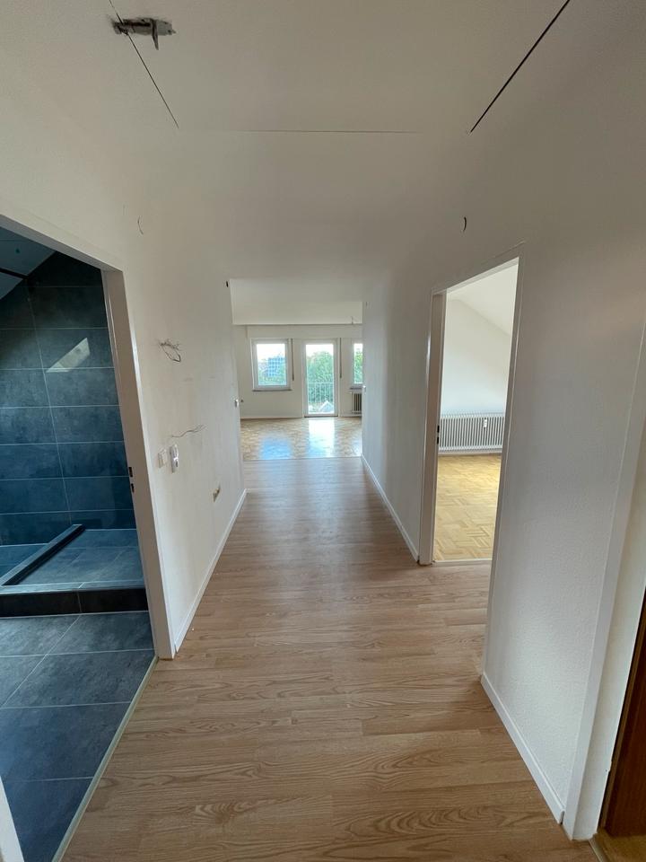 Thumbnail-Wohnung mit Balkon, Keller und Garage