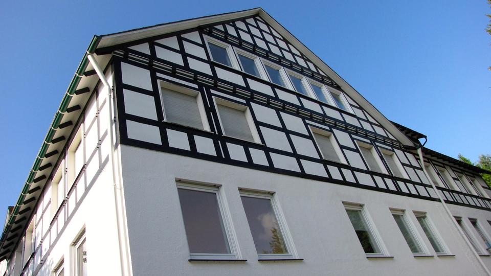 Thumbnail-Großzügige Dachgeschosswohnung in Grafschaft
