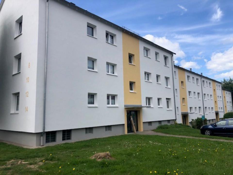 Thumbnail-freiwerdende schöne 4ZKB Wohnung mit Balkon, nähe Schulzentrum ( KB-KS14-2R )