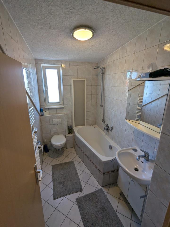 Thumbnail-2 Zimmer Dachgeschosswohnung mit EBK in Schwetzingen-Hirschacker