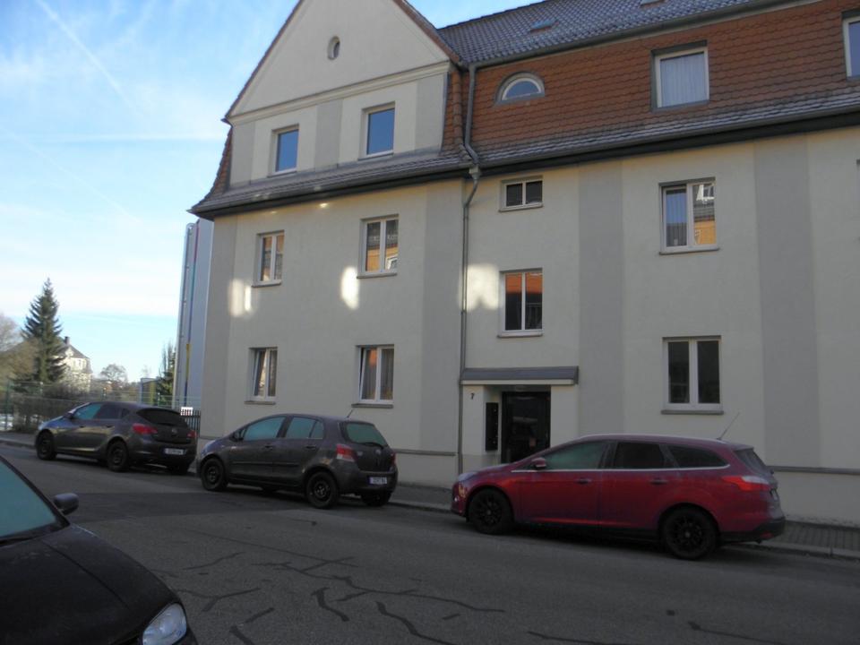 Thumbnail-kleine sonnige 3-Raum-Whg. im 2.OG, 58 m², Weststraße 9, 09337 HOT