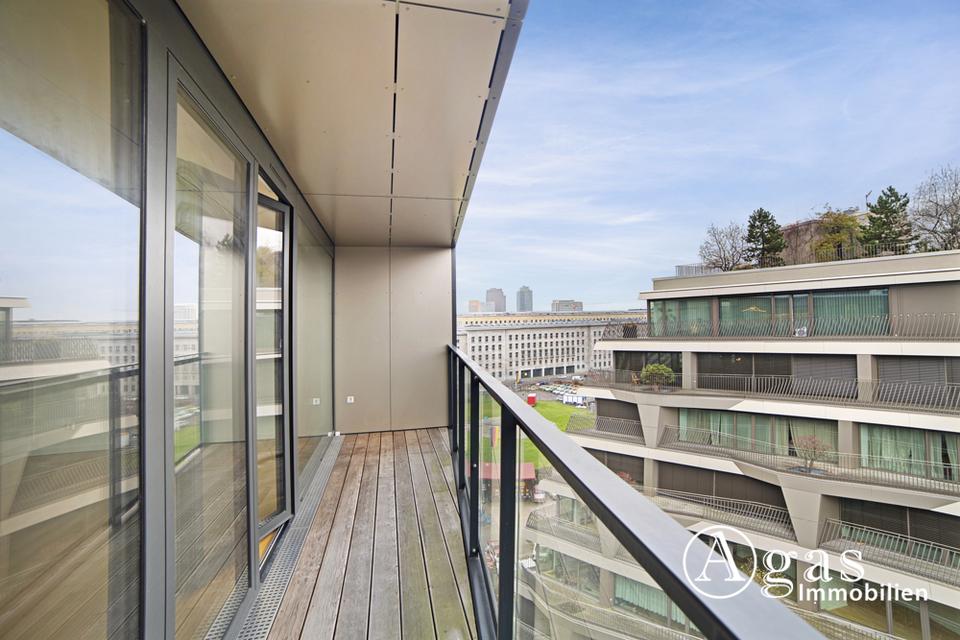 Thumbnail-Offen geschnittene 2 Zimmer Wohnung mit ca. 62 m² und EBK im Dachgeschoss in Berlin-Mitte!