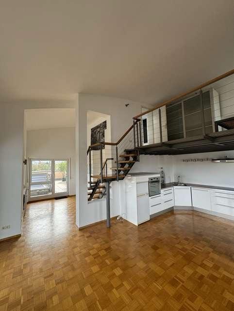 Thumbnail-1 Zimmer Penthouse Wohnung im 5. OG in Stuttgart-Bad Cannstatt