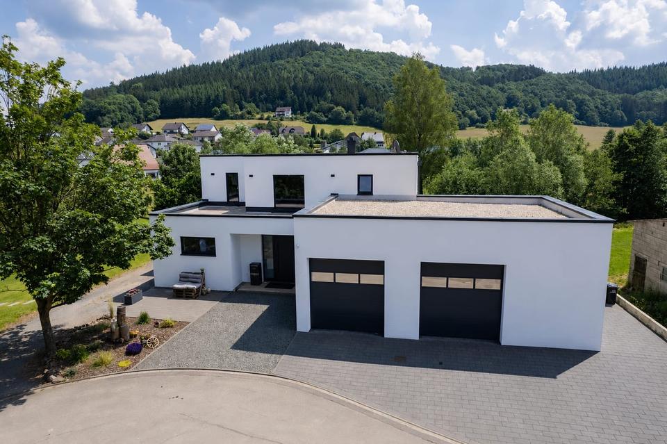 Thumbnail-Hochwertiger Neubau mit großer Garage + Grundstück *PRIVAT*