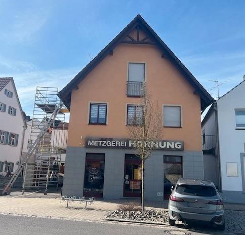 Thumbnail-*SOFORT BEZIEHBAR* Großzügige 3 Zimmer-Dachgeschosswohnung in zentraler Lage von OberaurachTrossenfurt!