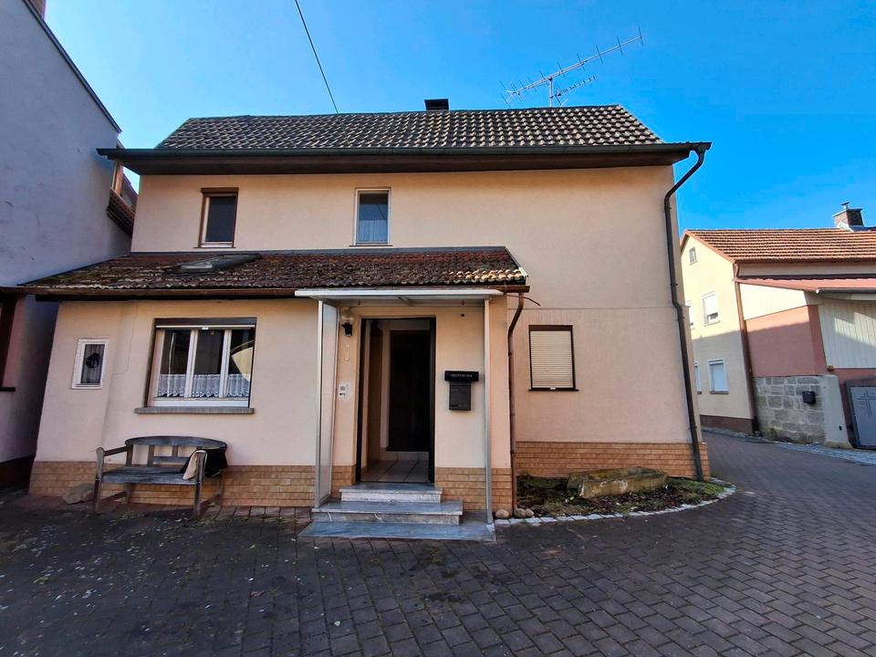 Thumbnail-kleines Wohnhaus mit Scheune und Garage