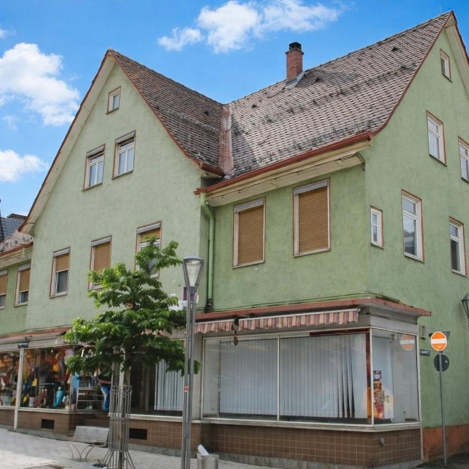 Thumbnail-Vermiete grosse 7 Zimmer Wohnung