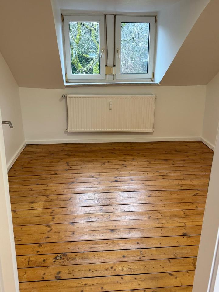 Thumbnail-Gemütliche 2-ZKB Dachgeschosswohnung mit Einbauküche – 35 m² – Su
