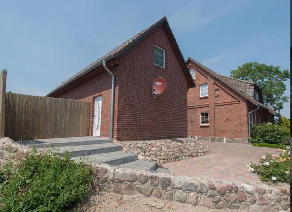 Thumbnail-Ferienwohnung Haus privat Feldberger Seenlandschaft 17258 Hunde