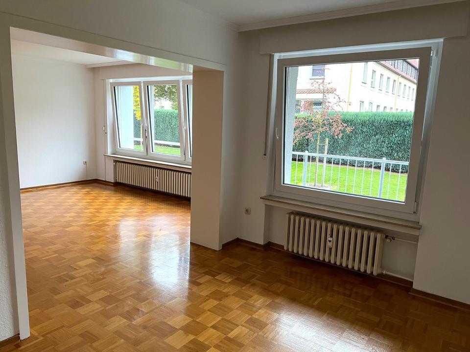 Thumbnail-Helle 2,5 Zimmer Wohnung mit Balkon in zentraler Lage