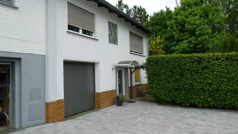 Thumbnail-Wohnhaus mit Lagerhallen