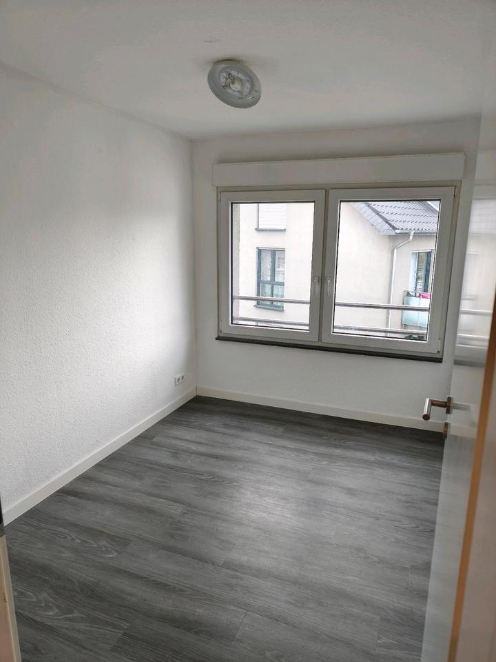 Thumbnail-Schöne sanierte 3 Zimmer Wohnung